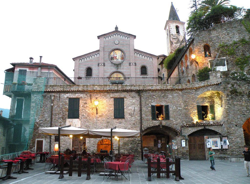 Muntaecara Hotel Diffuso Apricale Exteriér fotografie